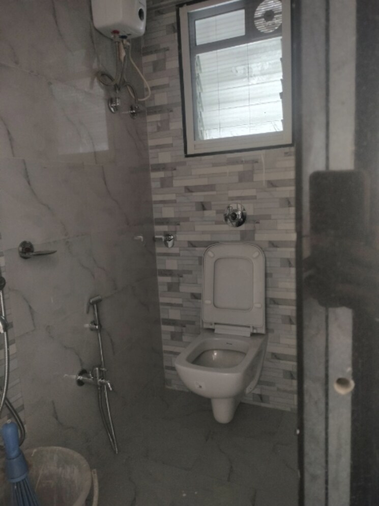 Attached Bathroom, olympic-towers 2 Bedroom 950 Sq.Ft. Apartment In Andheri West Mumbai 8000975