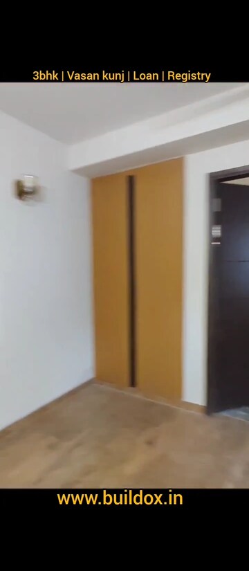 Room in 3 BHK Builder Floor at Vasant Kunj – for Sale
