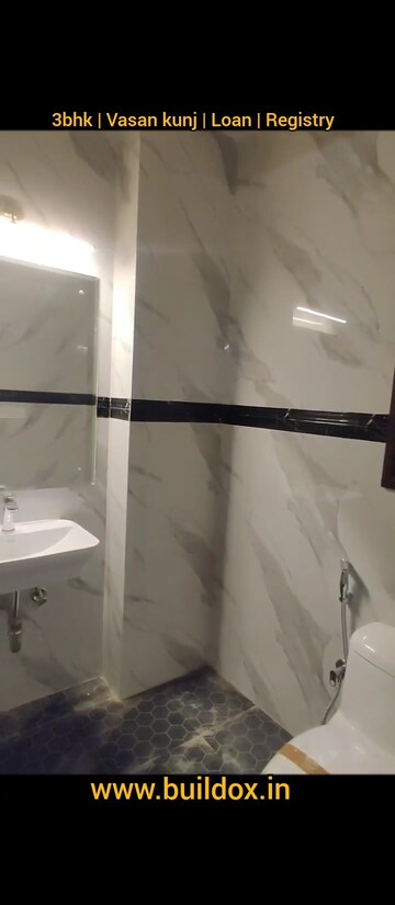 Furnished Amenities in 3 BHK Builder Floor at Vasant Kunj – for Sale