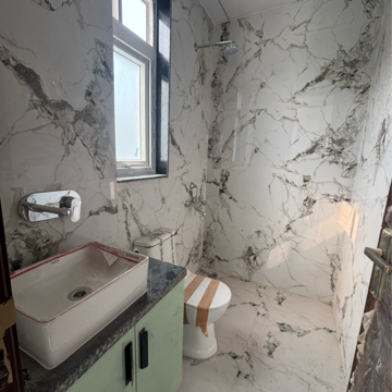 Bathroom in 1 BHK Builder Floor at Sector 2 – for Rent