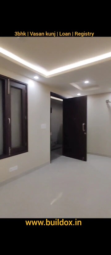 Room in 3 BHK Builder Floor at Vasant Kunj – for Sale