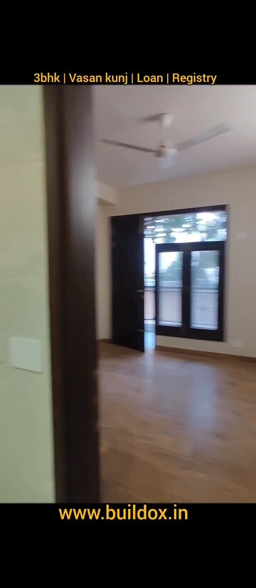 Room in 3 BHK Builder Floor at Vasant Kunj – for Sale