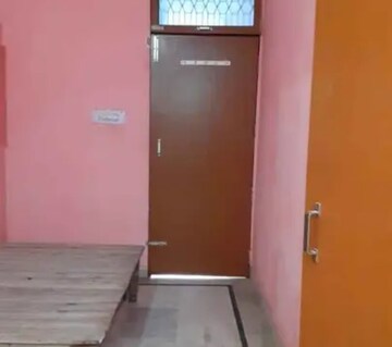 Furnished Amenities in 2 BHK Villa at Aliganj – for Rent