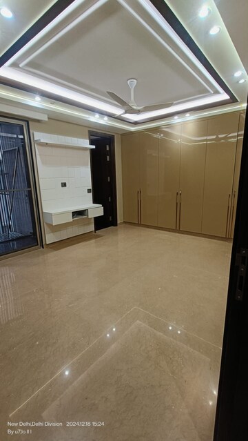 Room in 3 BHK Builder Floor at Freedom Fighters Enclave – for Rent