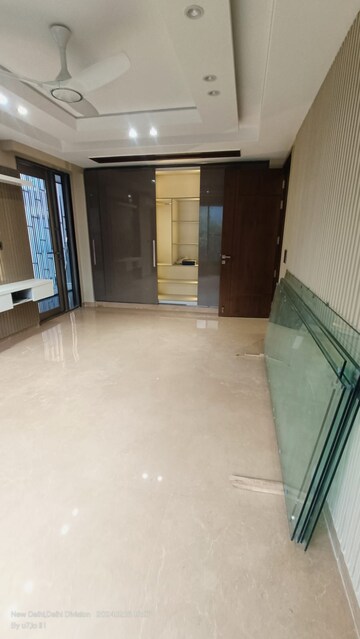 Room in 3 BHK Builder Floor at Freedom Fighters Enclave – for Rent