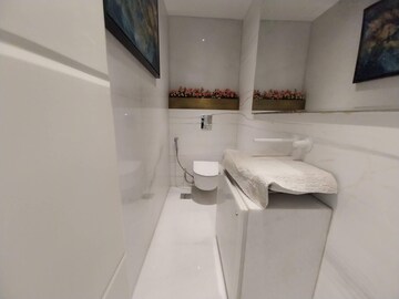 Bathroom in 4 BHK Apartment at Lokhandwala Minerva Mahalaxmi, Mahalaxmi – for Sale