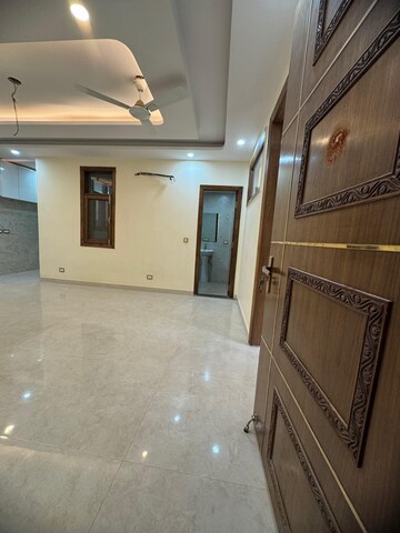 Living Room in 3 BHK Builder Floor at Chattarpur – for Rent