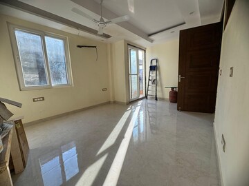 Master Bedroom in 3 BHK Builder Floor at Chattarpur – for Rent