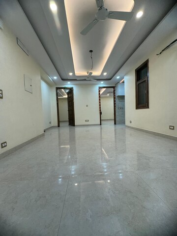 Living Room in 3 BHK Builder Floor at Chattarpur – for Rent