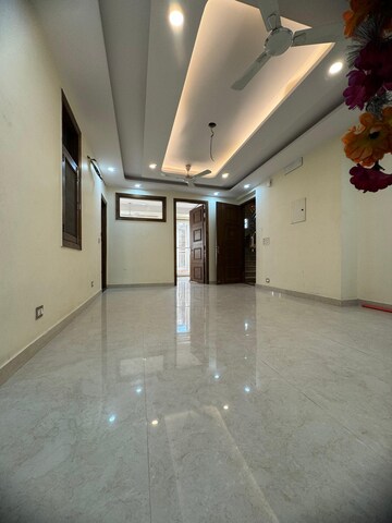 Living Room in 3 BHK Builder Floor at Chattarpur – for Rent