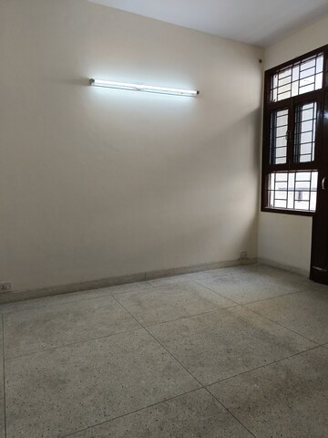 Room in 2 BHK Builder Floor at SS Southend Floors, South City 2 – for Rent