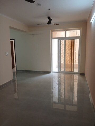 Room in 3 BHK Apartment at Supertech Ecovillage II, Sector 16b Greater Noida – for Sale
