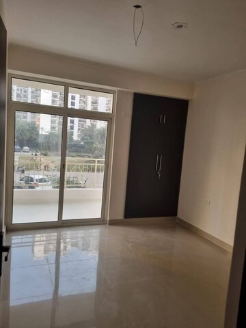 Room in 3 BHK Apartment at Supertech Ecovillage II, Sector 16b Greater Noida – for Sale
