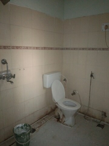 Attached Bathroom in 2 BHK Apartment at Bhind Road – for Rent