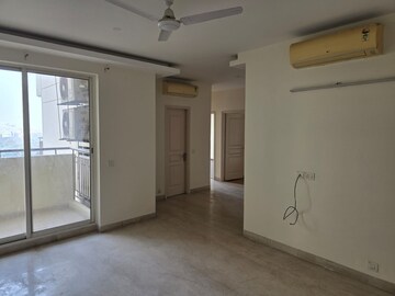 Room in 3 BHK Apartment at Bestech Park View Ananda, Sector 81 – for Rent