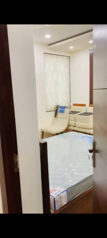 Bathroom in 5 BHK Apartment at Gomti Nagar – for Rent