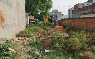 Plot For Sale in Vasant Vihar