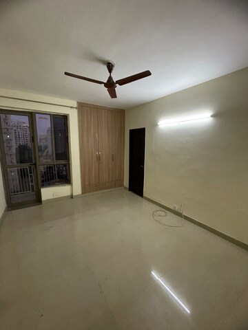 Master Bedroom in 3.5 BHK Apartment at Ardee City The Residency, Sector 52 – for Rent