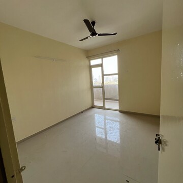 Room in 2 BHK Apartment at Pyramid Fusion Homes, Sector 70a – for Rent