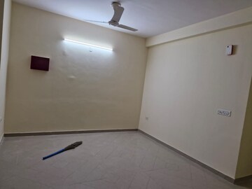 Room in 2.5 BHK Apartment at Umang Winter Hills, Sector 77 – for Rent