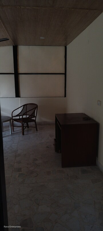 Room in 1 BHK Builder Floor at Palam Vihar Residents Association, Palam Vihar – for Rent