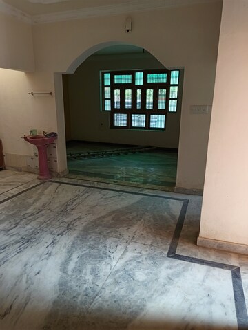 Room in 3 BHK Independent House at Jankipuram – for Sale