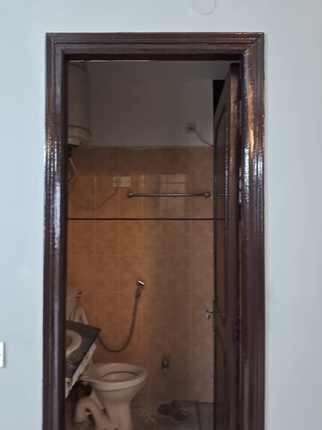 Furnished Amenities in 3 BHK Builder Floor at Orchid Island, Sector 51 – for Rent