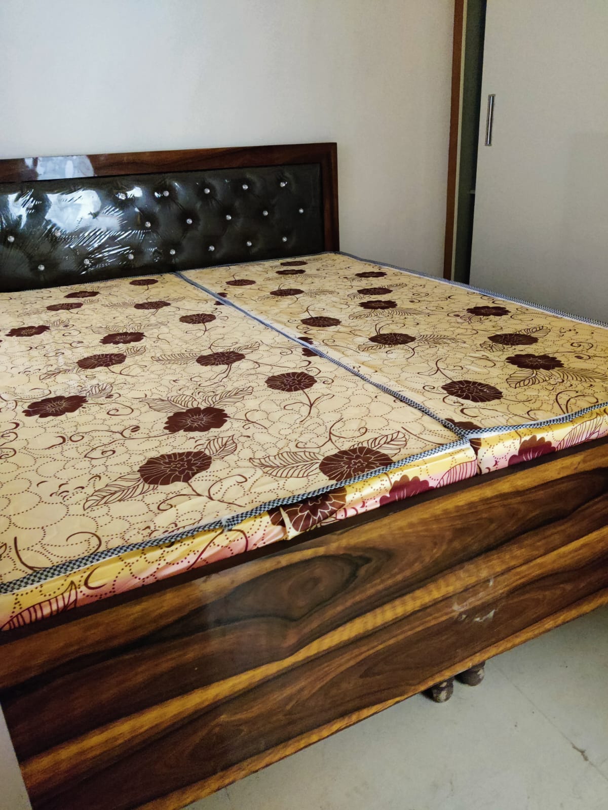 Plot For Sale in Sushant Lok 3