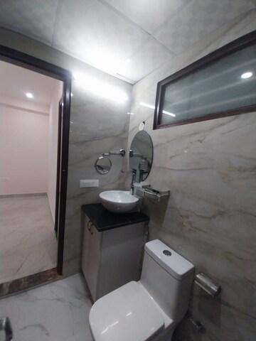 Bathroom in 2 BHK Builder Floor at Ardee City, Sector 52 – for Rent