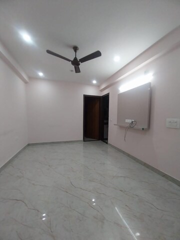 Master Bedroom in 2 BHK Builder Floor at Ardee City, Sector 52 – for Rent
