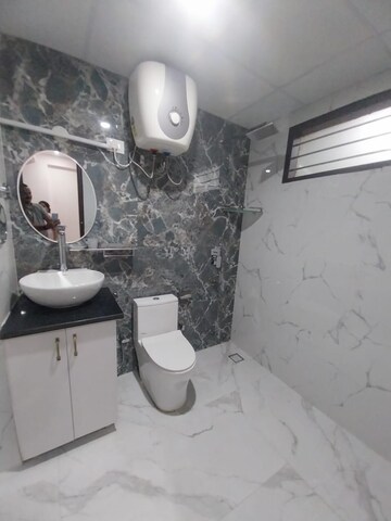 Bathroom in 2 BHK Builder Floor at Ardee City, Sector 52 – for Rent