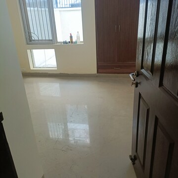 Room in 3 BHK Villa at Eros Rosewood Villas, Sector 50 – for Rent