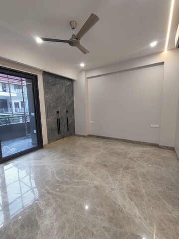 Room in 3 BHK Builder Floor at Nehru Enclave – for Sale