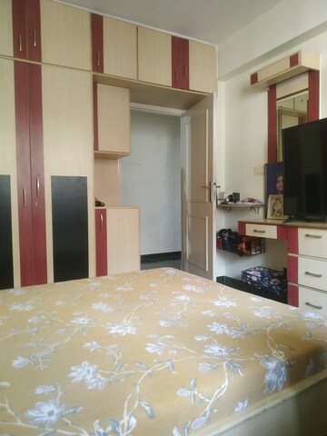 Bedroom in 2 BHK Apartment at Raigad Nivas, Parel – for Sale