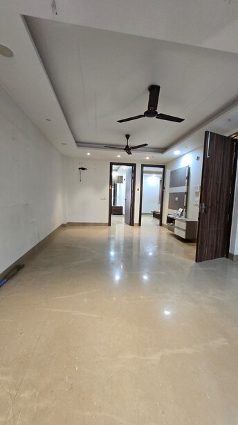 3.5 BHK Apartment For Rent in Madhur Apartment Paschim Vihar Delhi  8001313