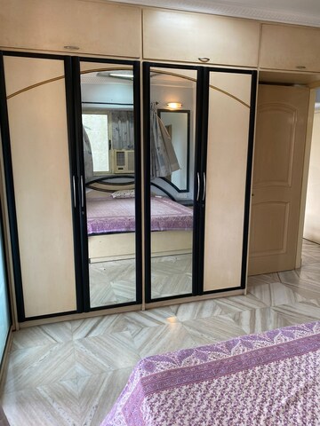 Bedroom in 1 BHK Apartment at Bandra West – for Rent