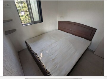 Room in 1 BHK Apartment at Bandra West – for Rent