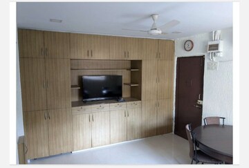 Bedroom in 1 BHK Apartment at Bandra West – for Rent