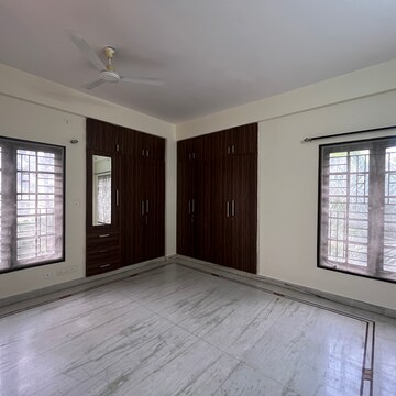 Room in 3.5 BHK Apartment at Dega Enclave, Ejipura – for Rent