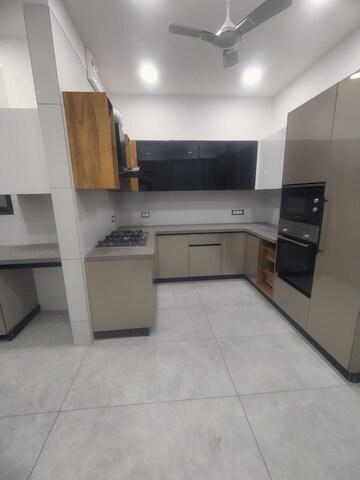 Kitchen in 3 BHK Builder Floor at Nehru Enclave – for Sale