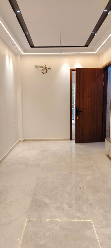 Room in 2 BHK Apartment at Mahavir Enclave 1 – for Sale
