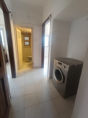 Room in 2 BHK Apartment at Bandra West – for Rent