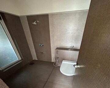 Bathroom in 3.5 BHK Apartment at Matunga East – for Sale