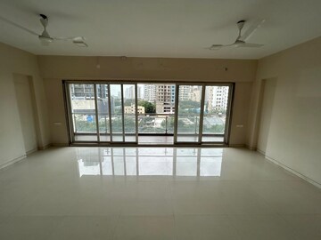 Living Room in 3.5 BHK Apartment at Matunga East – for Sale