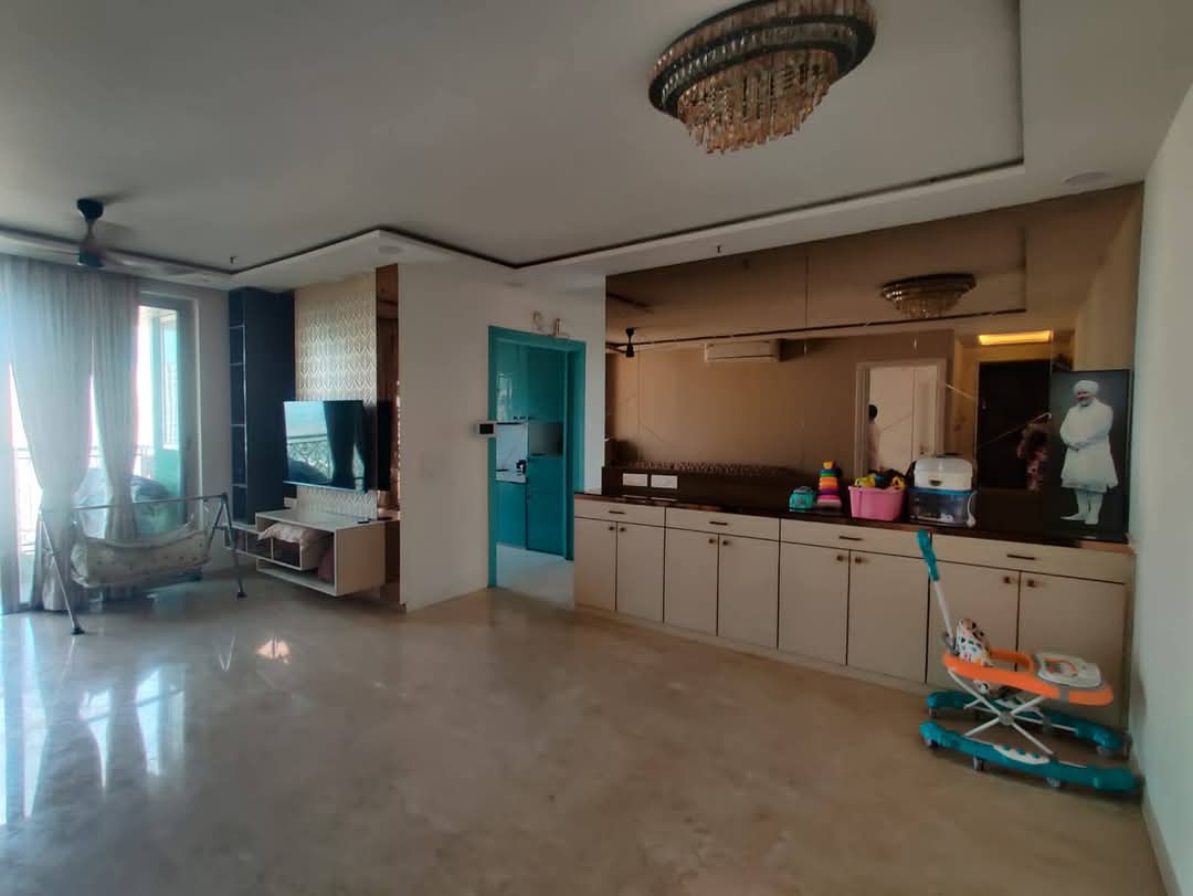 3 BHK + Extra Room Apartment For Sale in Hiranandani Lightbridge