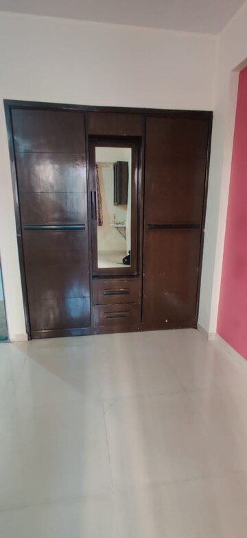 Furnished Amenities in 2 BHK Apartment at Lodha Paradise, Majiwada – for Rent