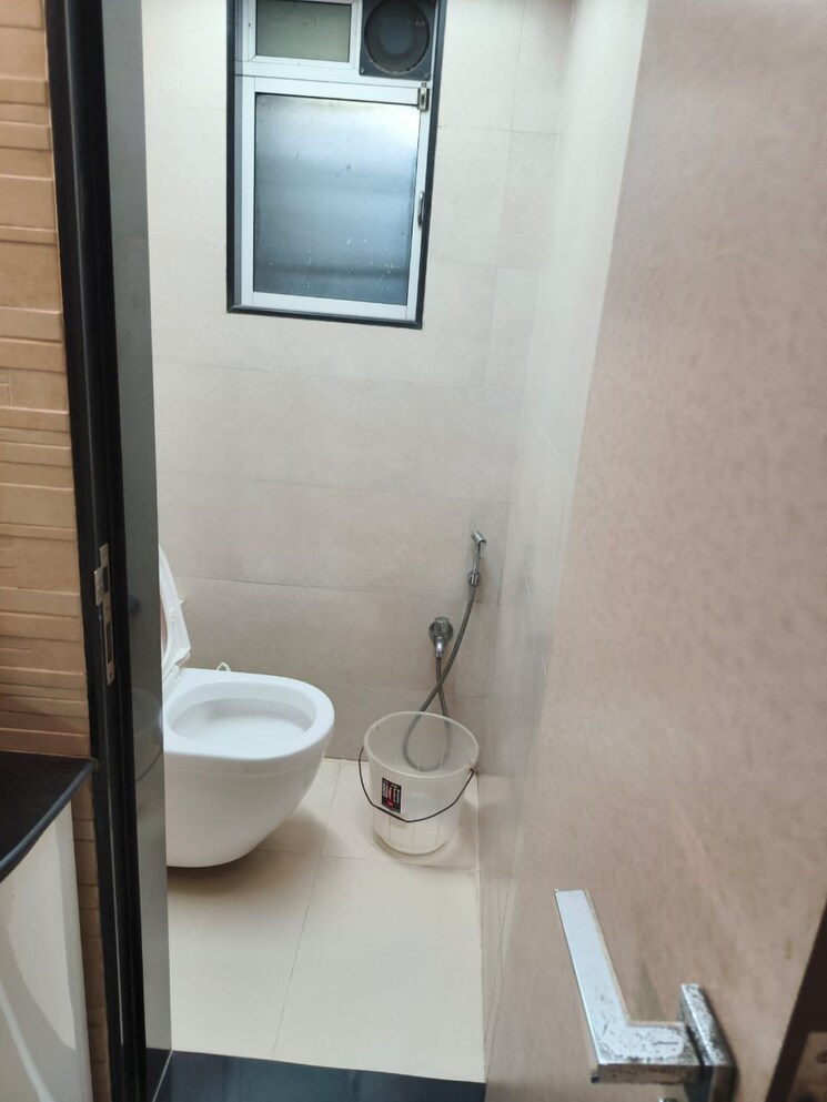 Bathroom, krishna-residency-malad-west 1 Bedroom 651 Sq.Ft. Apartment In Malad West Mumbai 8001450