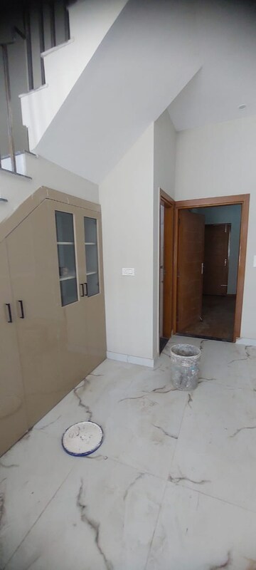 Room in 4 BHK Independent House at Sahastradhara Road – for Sale