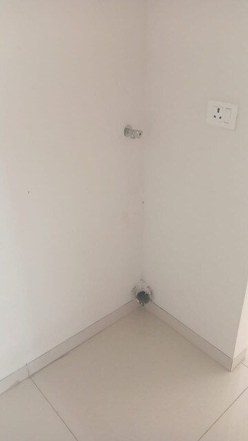 Room in 2 BHK Apartment at Godrej Tranquil, Kandivali East – for Rent