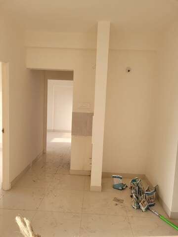 Room in 2 BHK Apartment at Kumar Palaash A, Wadgaon Sheri – for Sale